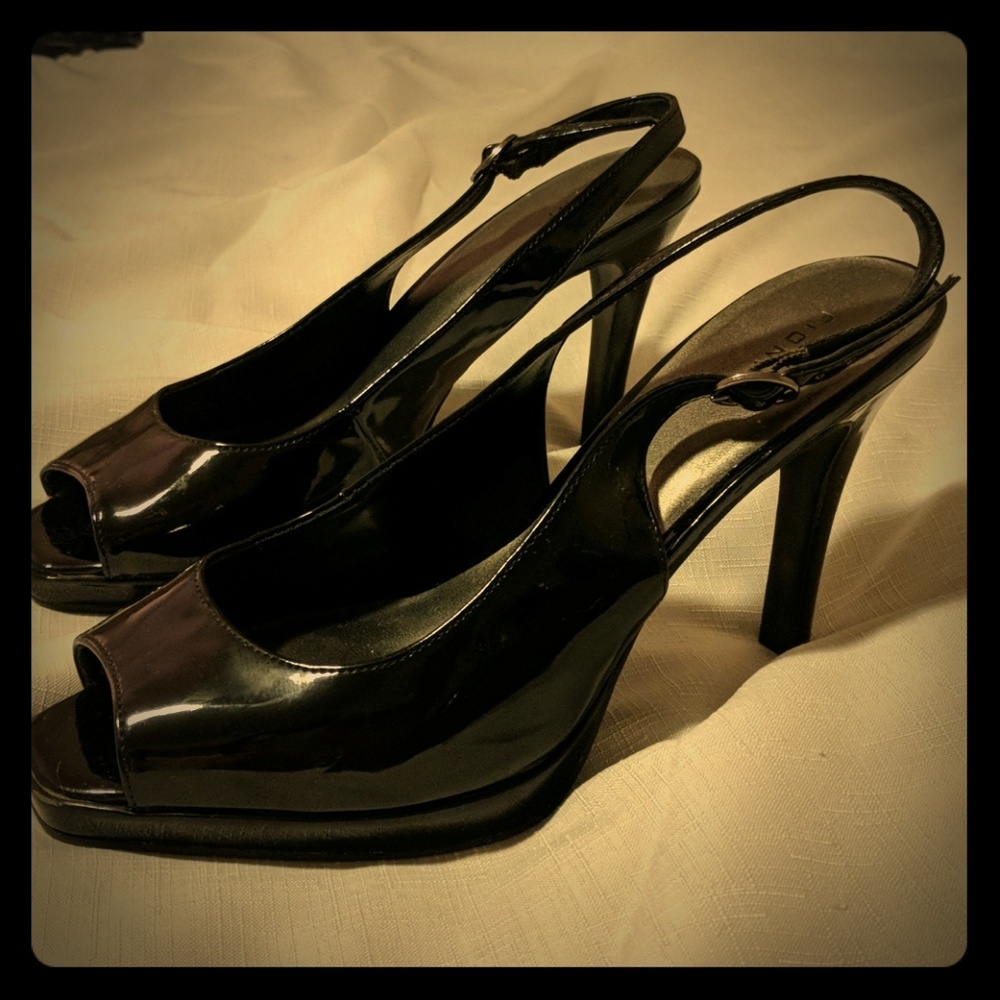 ⭐5 for $25! Fioni Peep Toe Sling Backs